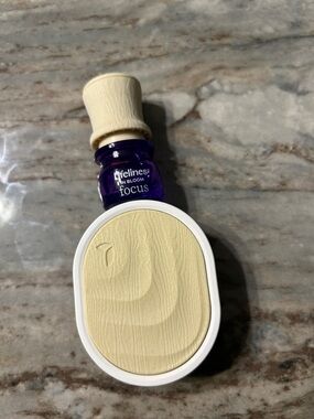 Like New Lavender Lifelines In Bloom Focus Fragrance Clip - Cream and Purple